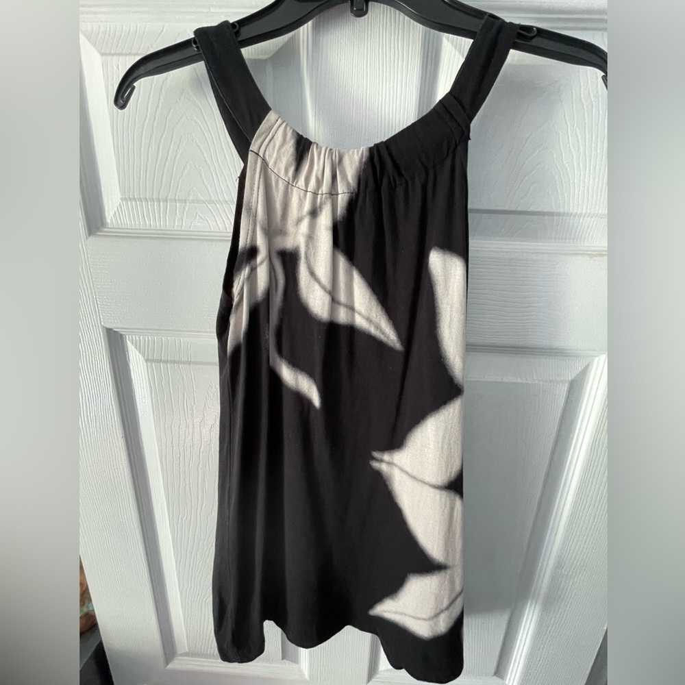 Venus Contemporary Floral Tan Top Size Small